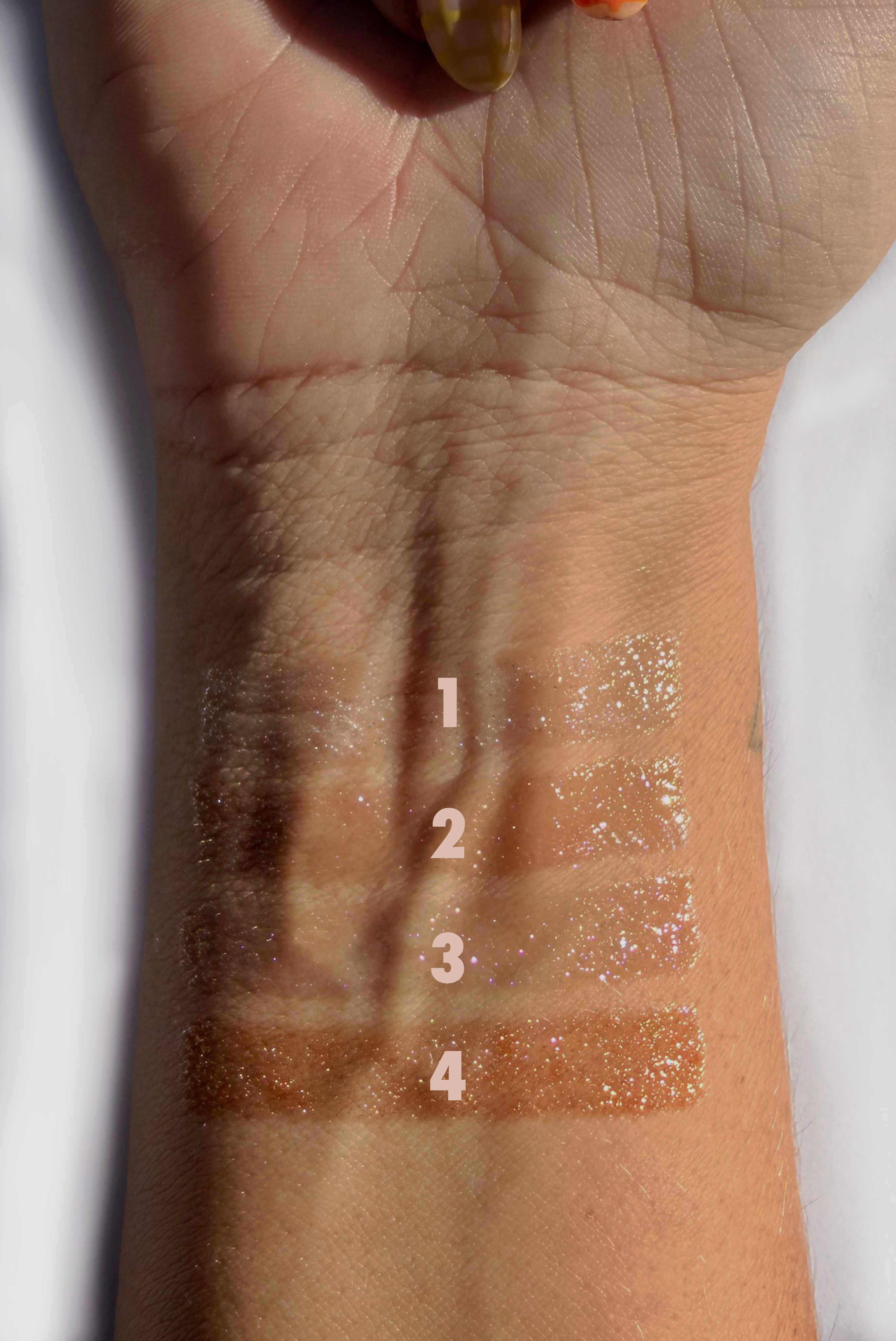 BRILLO LABIAL CON GLITTER